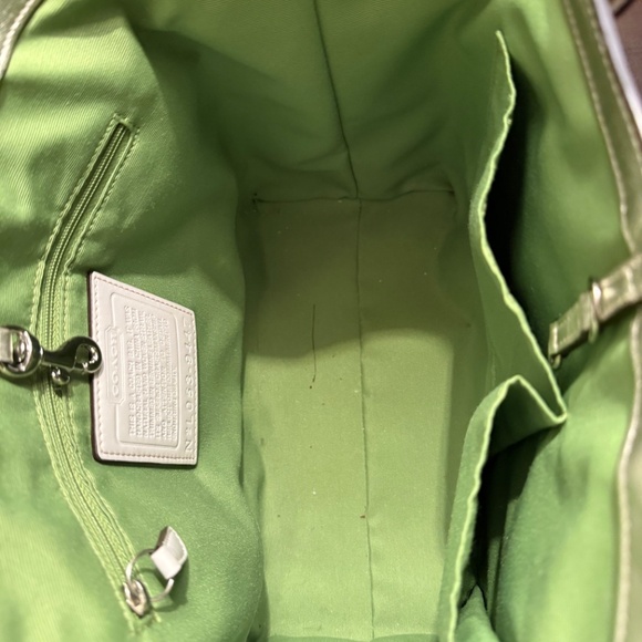 Coach Limited Edition “Bee & Flowers” Summer Bag - Picture 12 of 12